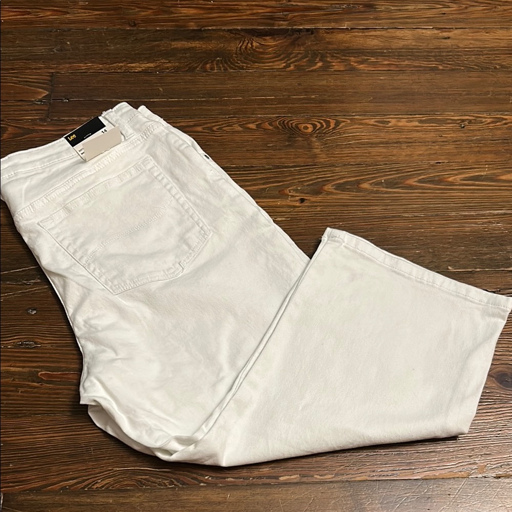 Lee White Capris Relaxed Fit Casual Wear